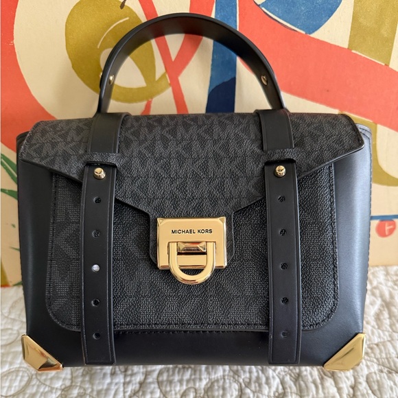 Michael Kors Handbags - 🌟NWT🌟 Michael Kors Manhattan Black & Gray Handbag w/ Gold Accents